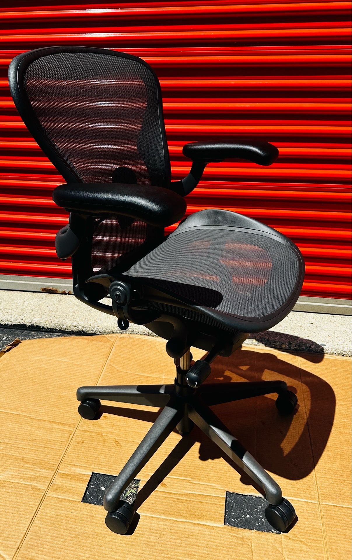 Herman Miller Aeron Remastered Size B – Excellent Condition - photo 2