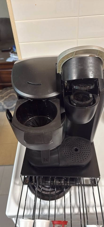 Keurig Coffee Maker and coffee pod holder - photo 5