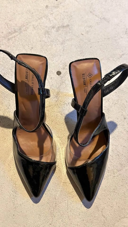 Heels/ pumps