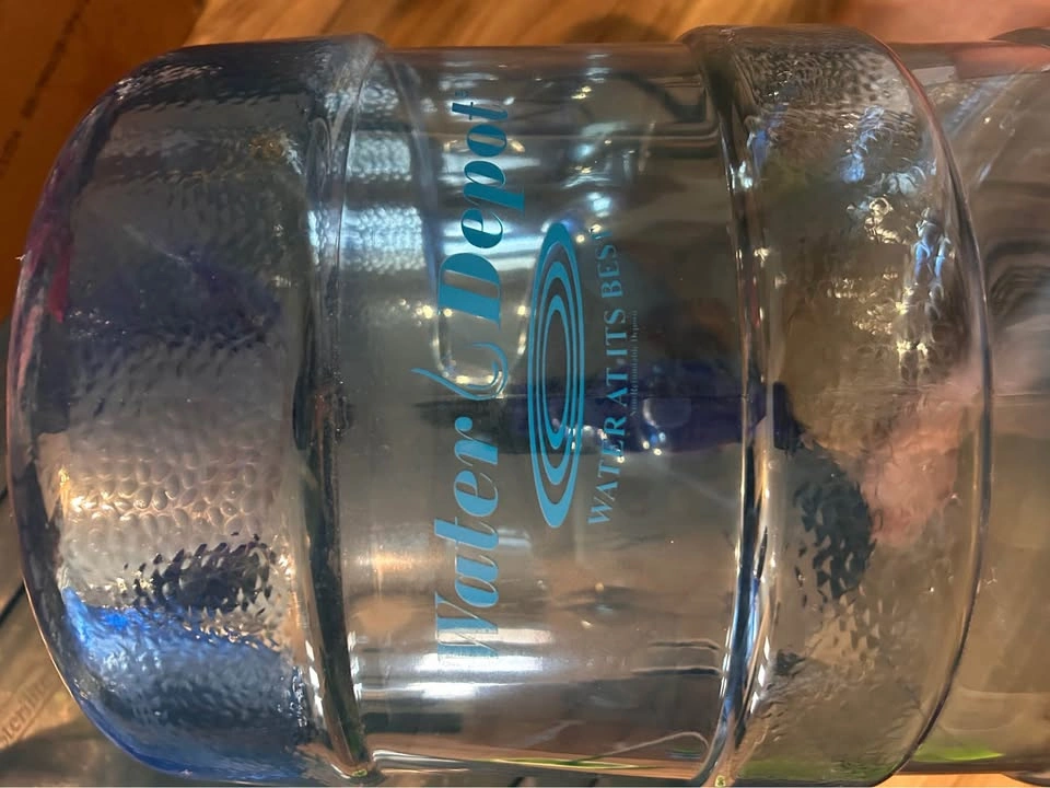 5-gallon water jugs with pump - photo 2