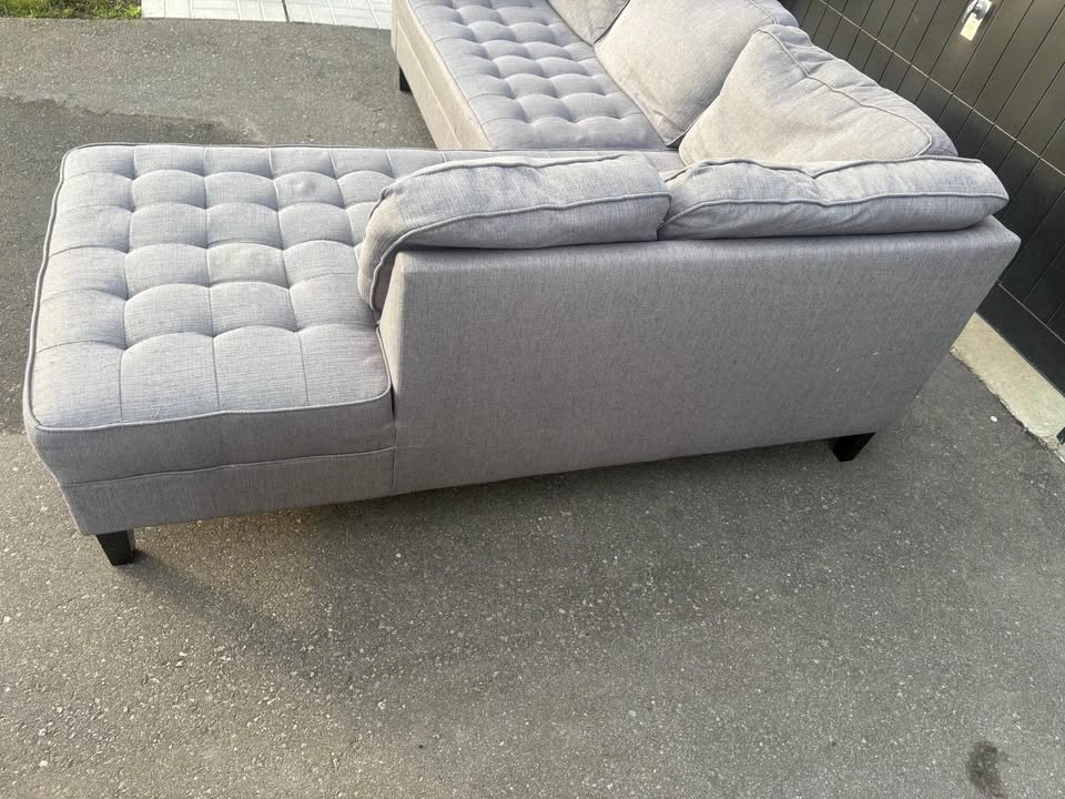 Large Grey Sectional Sofa with Chaise - Free Delivery - photo 4