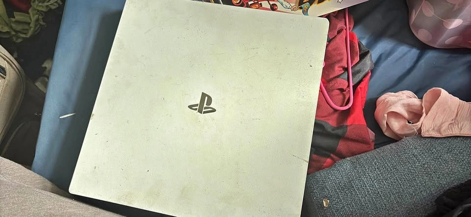 Ps4 Pro ( without cords and accessories)