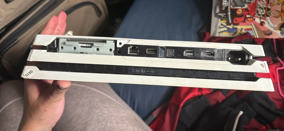 Ps4 Pro ( without cords and accessories) - photo 2