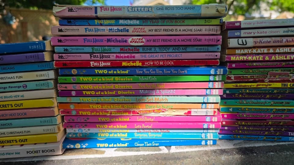 Vintage Full House and Mary-Kate and Ashley Books - photo 3
