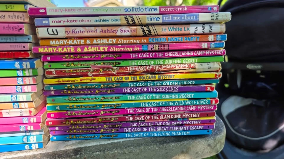 Vintage Full House and Mary-Kate and Ashley Books - photo 4