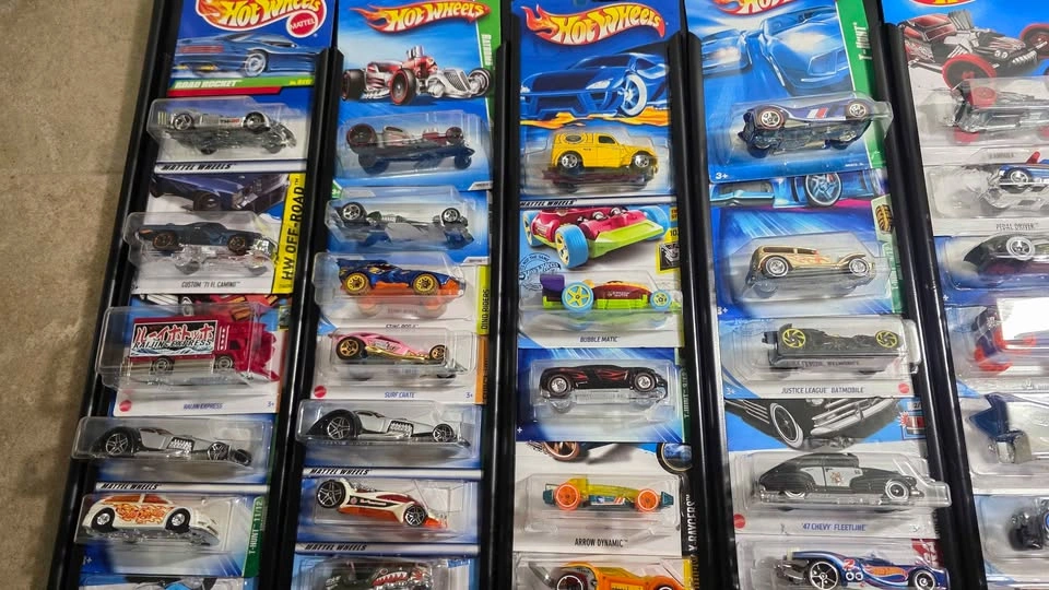 Hot wheels treasure hunt lot - photo 4
