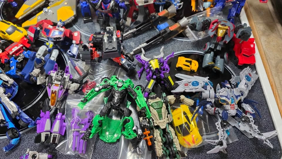 Large transformers lot - photo 2