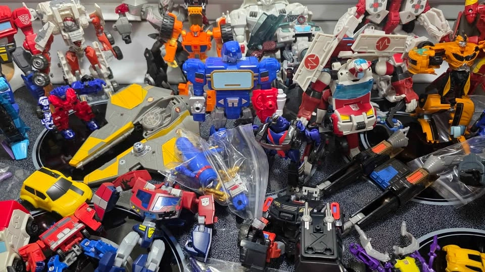 Large transformers lot - photo 5
