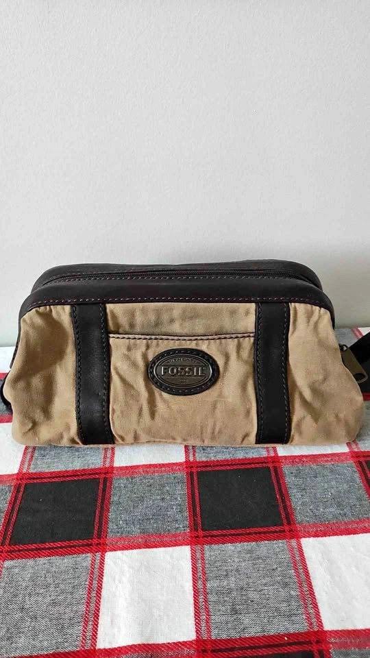 Fossil Tan Brown Canvas Leather Dopp Kit Travel Bag