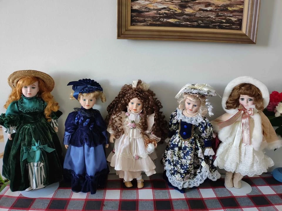 Vintage Porcelain Dolls - photo 2