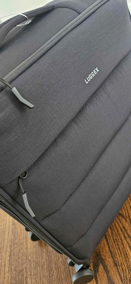 Underseat Carry-On 16 Inch Soft Shell, 8-Spinner Wheels, Lightwe - photo 4