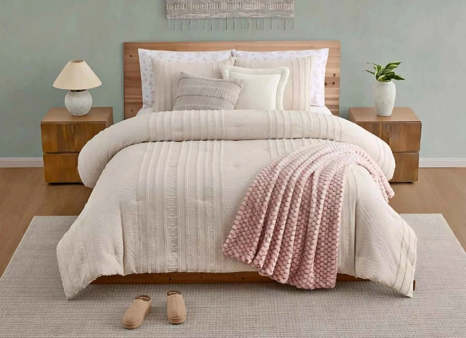 Bearpaw Illianna Tufted Comforter Set with Shams Full/Queen beig