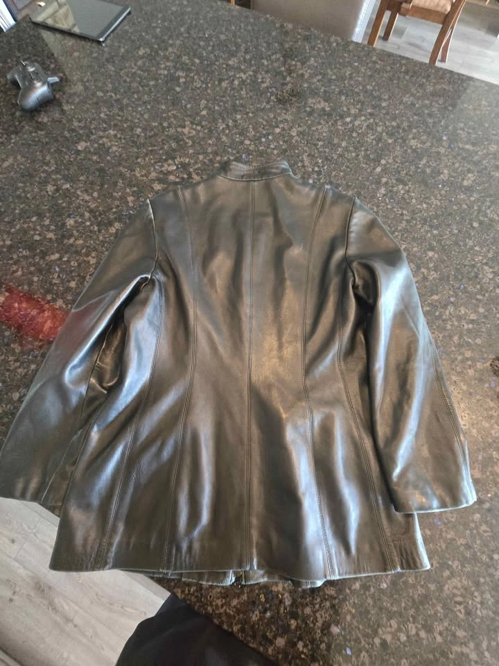 Danier leather jacket - photo 3