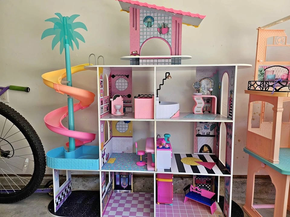 LOL Surprise Dollhouse
