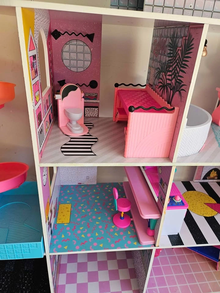 LOL Surprise Dollhouse - photo 2