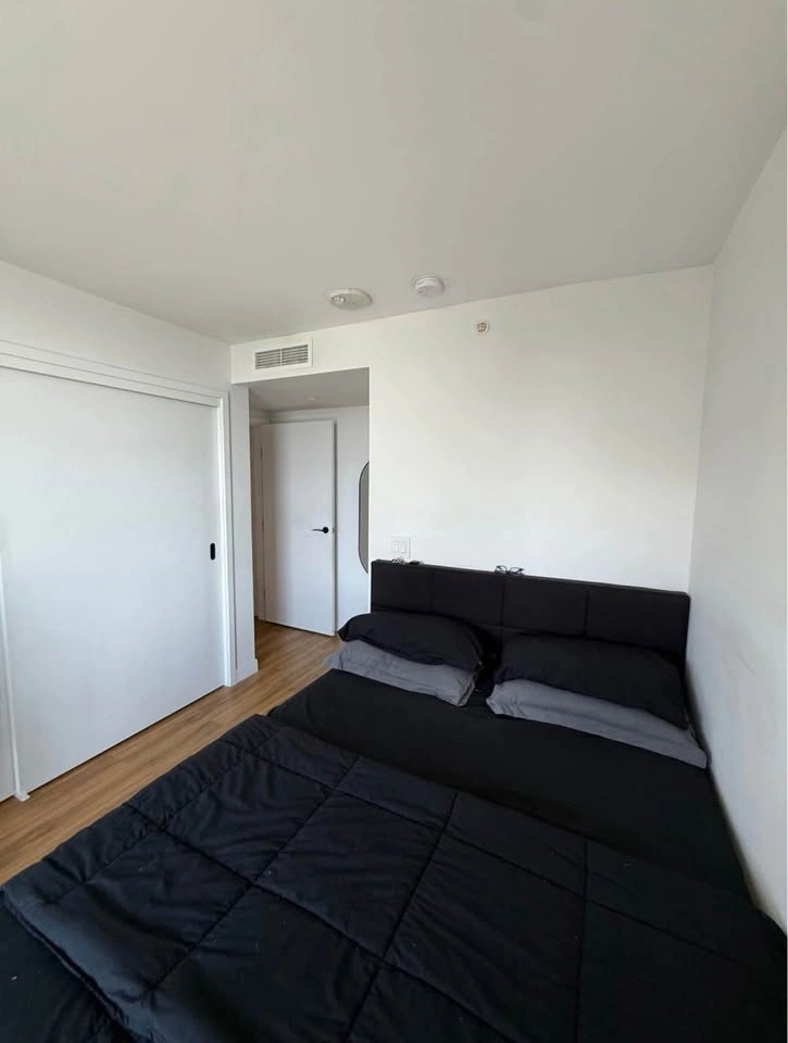 Queen Size Bed and Mattress - photo 2
