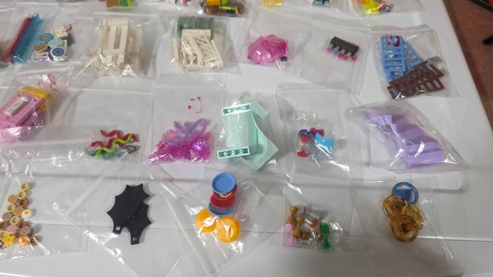 Lego specialty pieces - photo 2