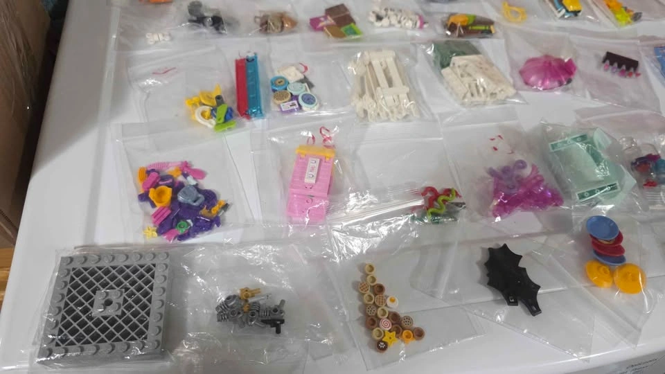 Lego specialty pieces - photo 3