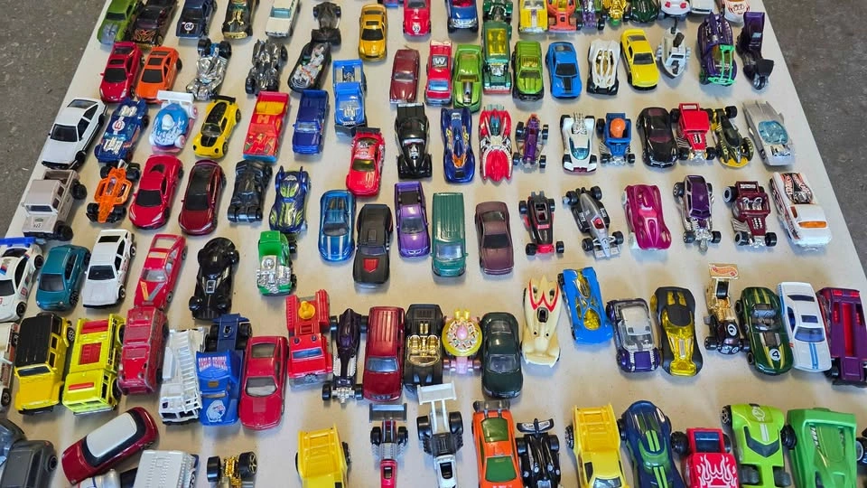 Massive toy car lot - photo 4