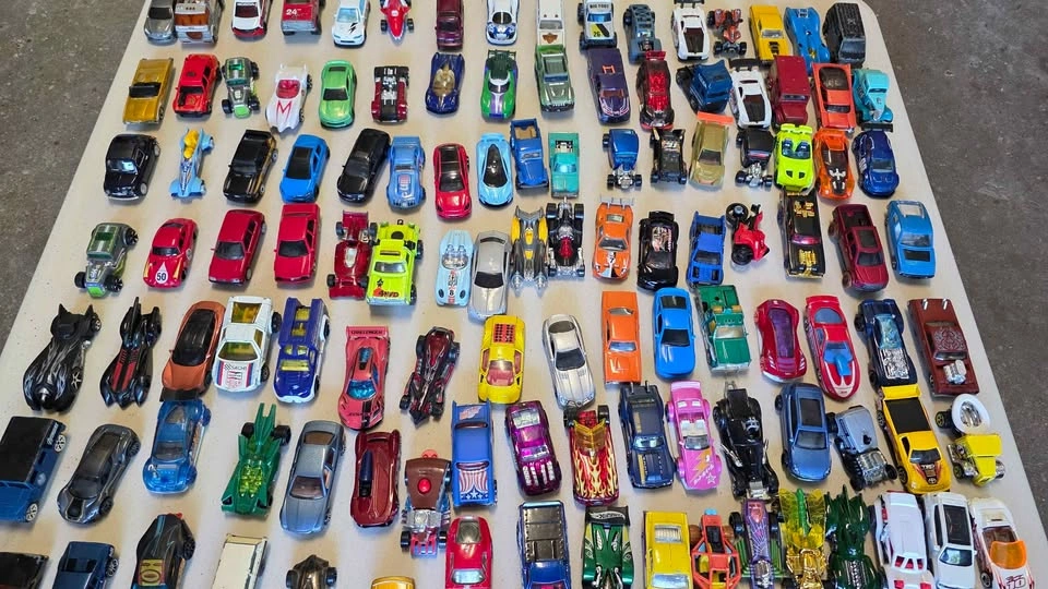 Massive toy car lot - photo 5