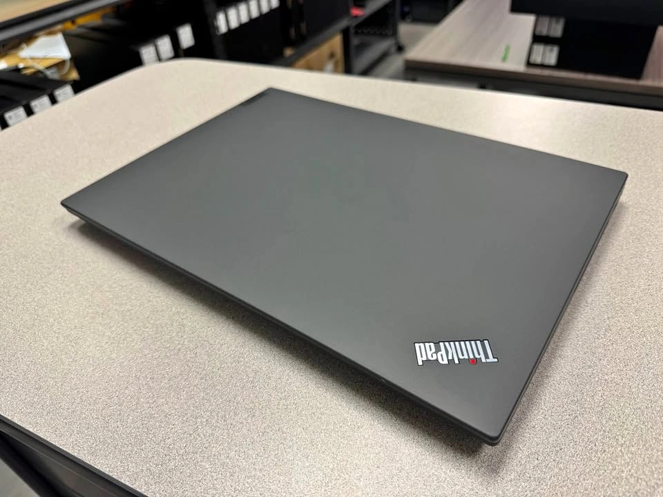 Lenovo ThinkPad T16 Gen 1