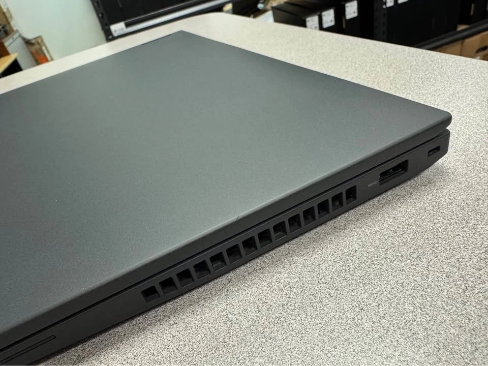 Lenovo ThinkPad T16 Gen 1 - photo 3