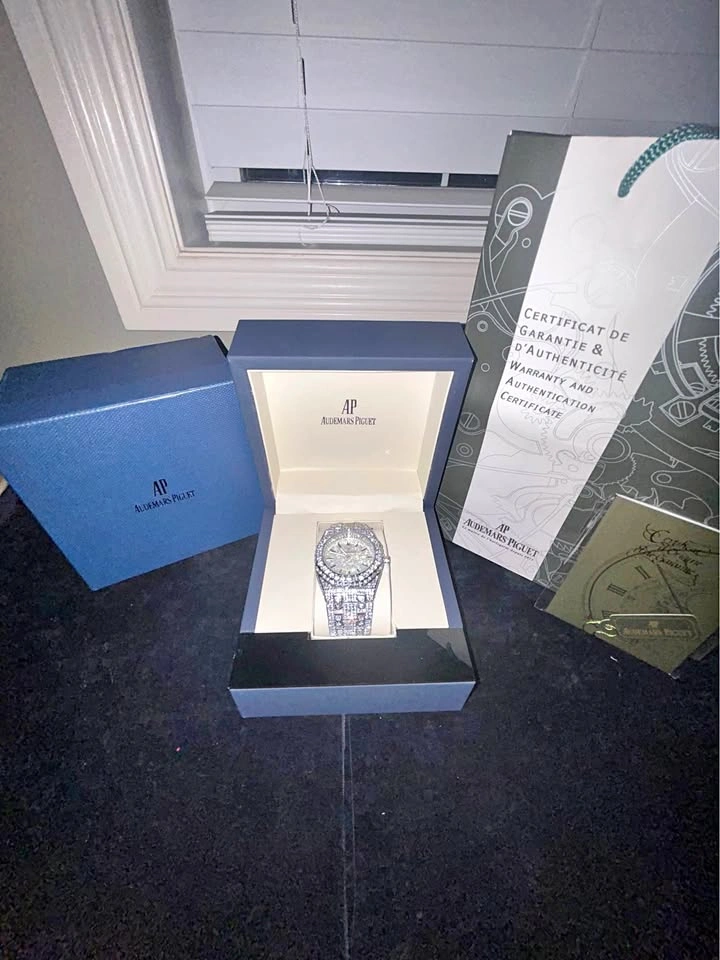 VVS Moissanite AP Watch