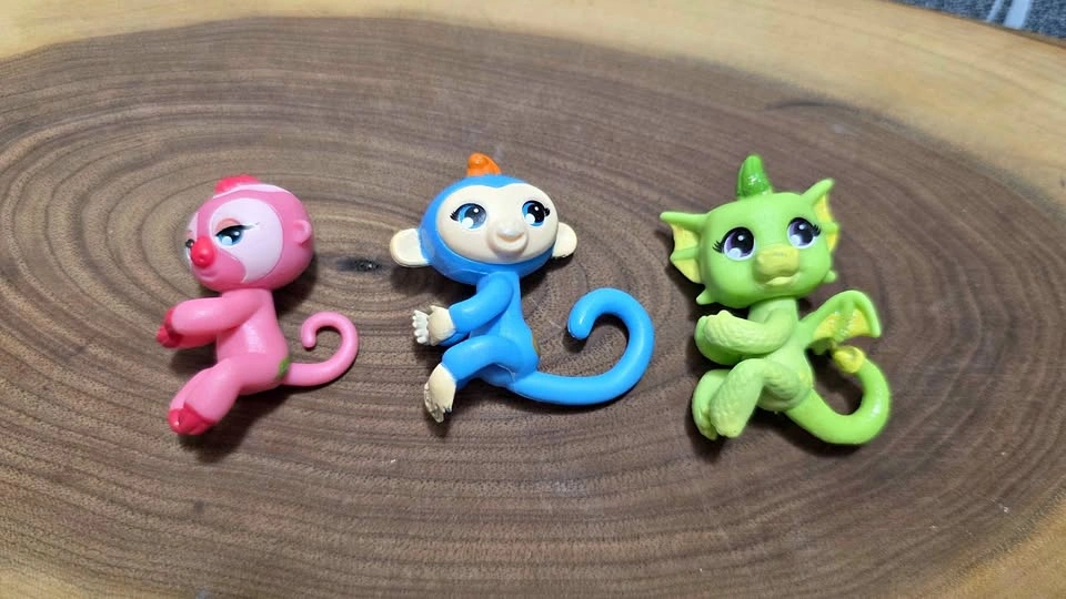 Fingerling toys