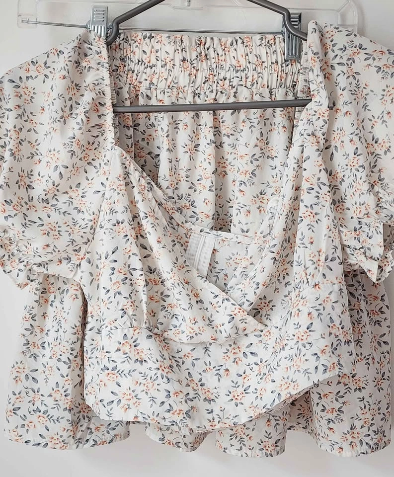 Matching 2-Piece Floral Skirt Crop Top Set - Size Medium - photo 2