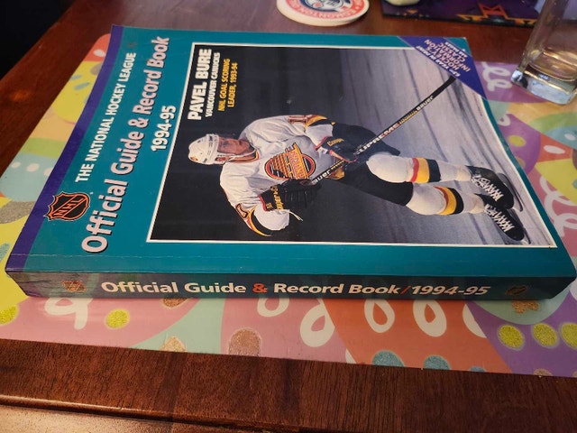 1994 NHL Record Book Pavel Bure Vancouver Canucks - photo 2