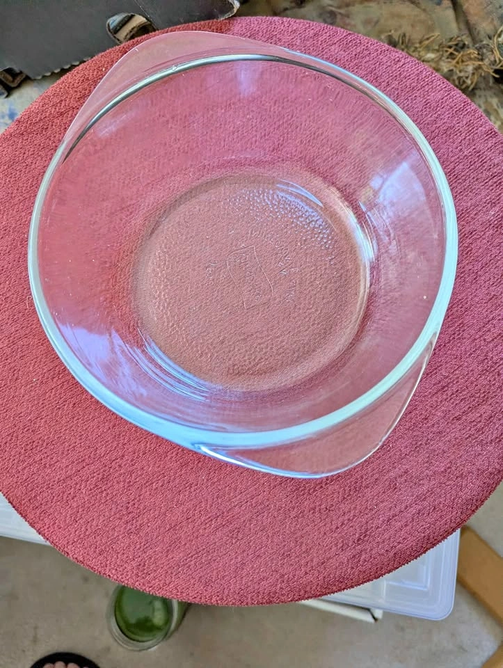 Vintage 1 qt glassbake