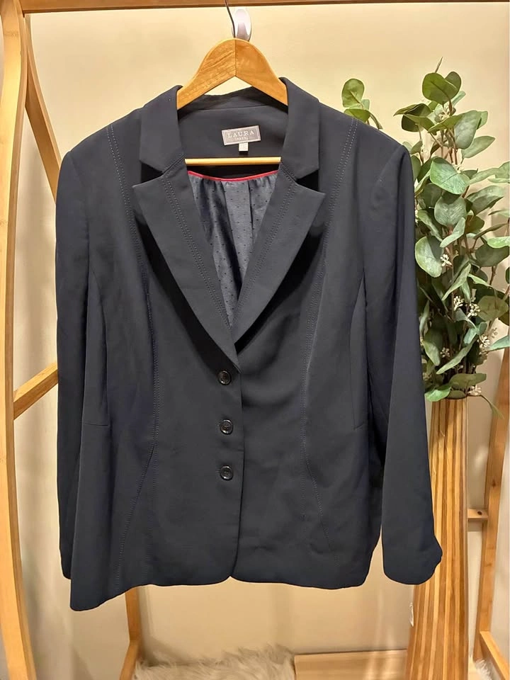 Laura Plus Black Blazer size 20