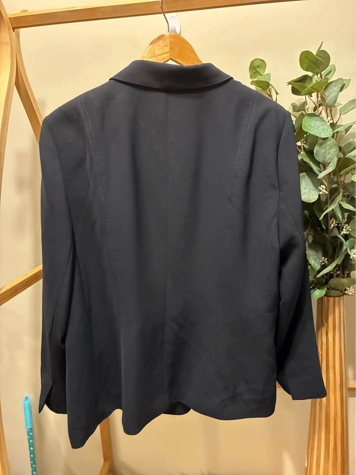 Laura Plus Black Blazer size 20 - photo 4