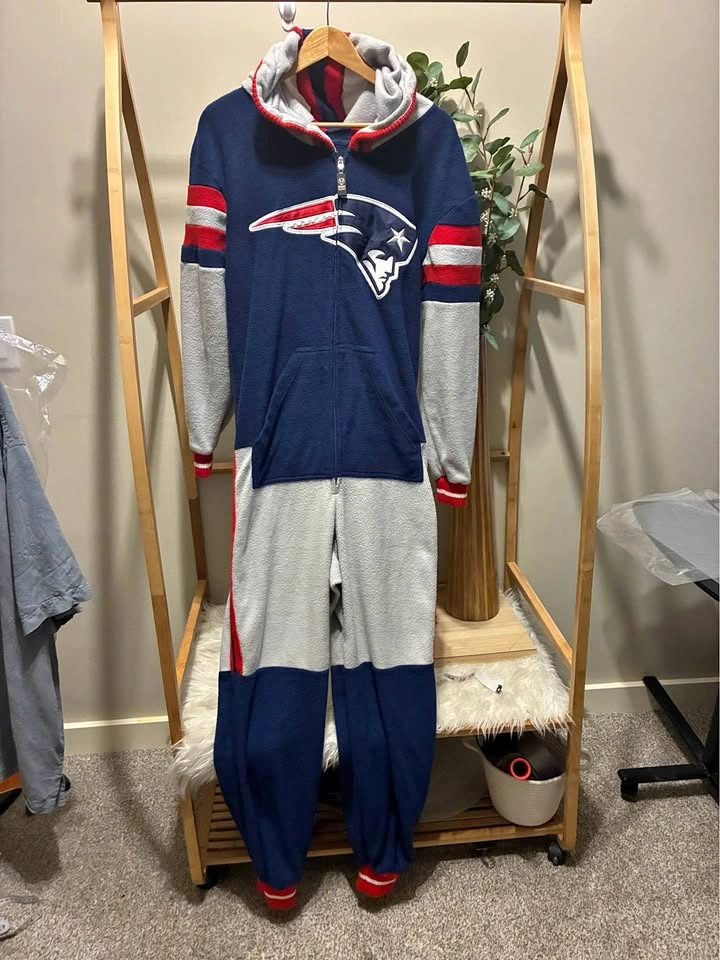 NFL New England Patriots Onesie size Large Men’s