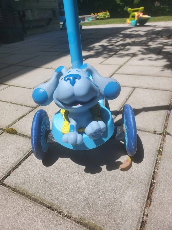 Blues Clues 3D Scooter with 3 Wheels Tilt and Turn - photo 3