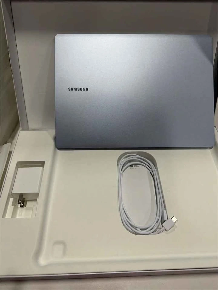 SAMSUNG Snapdragon X Elite X1E-80-100 - photo 4