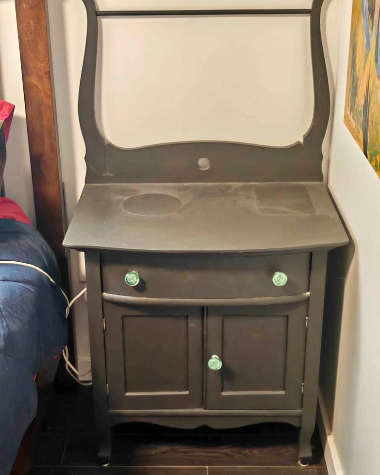 Vintage solid wood wash stand