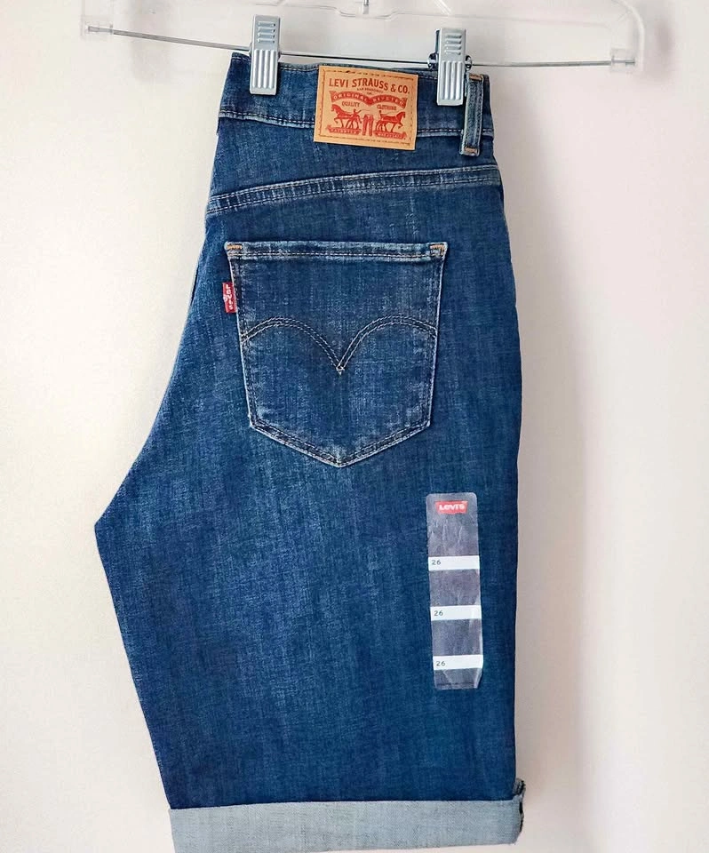 NEW Levis Dark Wash Classic Bermuda Shorts Size 26W