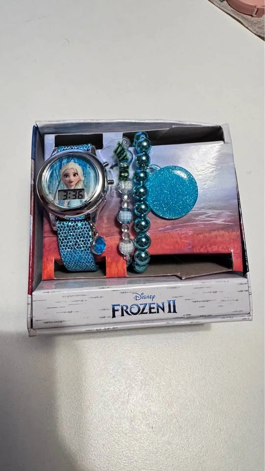 New - Disney Frozen II Elsa Watch and Bracelet Set