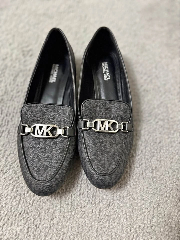 Michael Kors MK Loafers size 6.5M