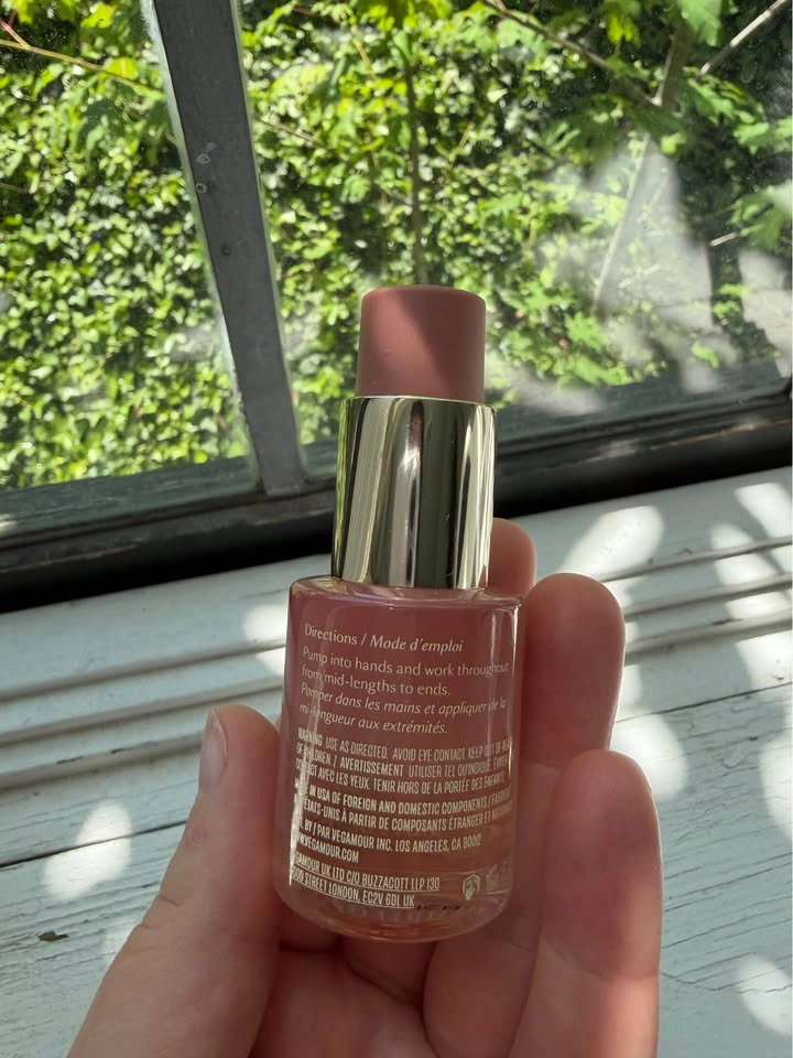 Vegamour HYDR-8 Weightless Repair Hair Oil - photo 2