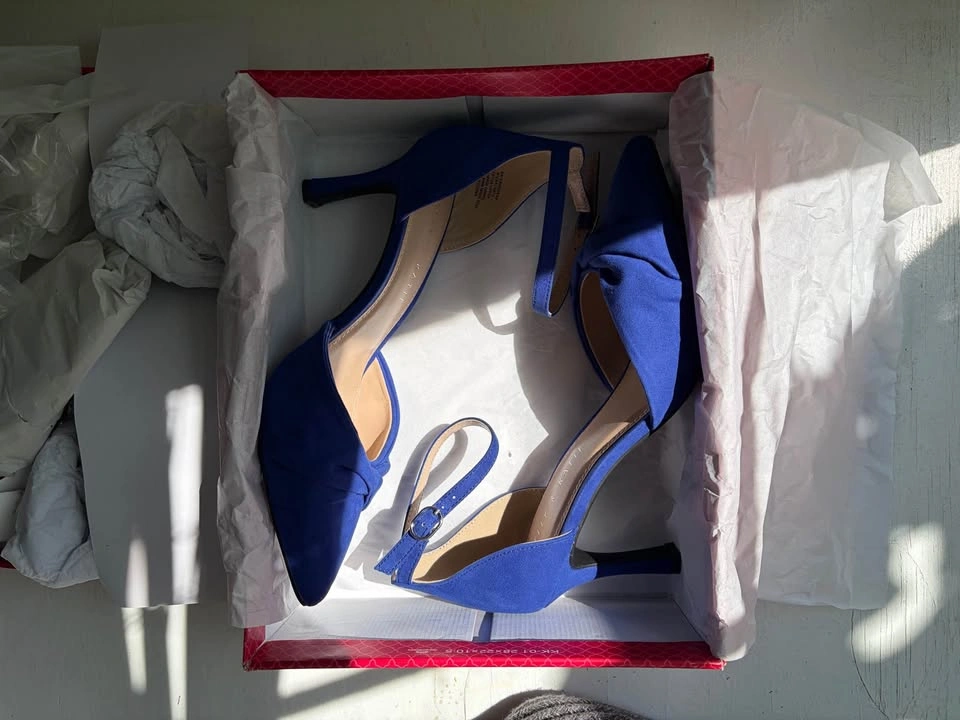 Size 8.5 Brand New Cobalt Heels - photo 3