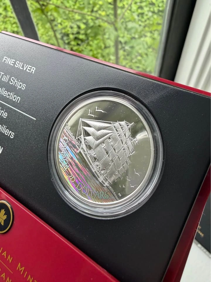 2005 Silver Hologram Tall Ship Coin - photo 2