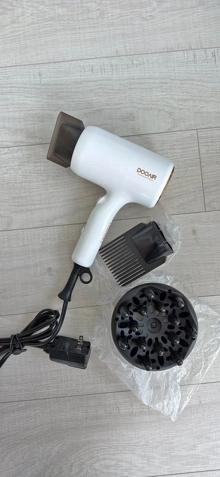 Hair dryer