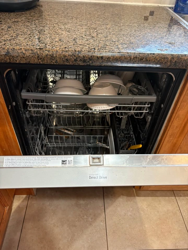 LG Dishwasher - photo 2