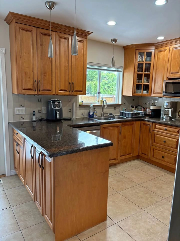 Maple Kitchen cabinets and granite countertop for sale