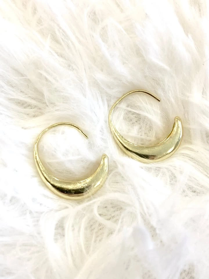 Brand New Elegant Golden-colour Crescent Hoop Earrings - photo 2