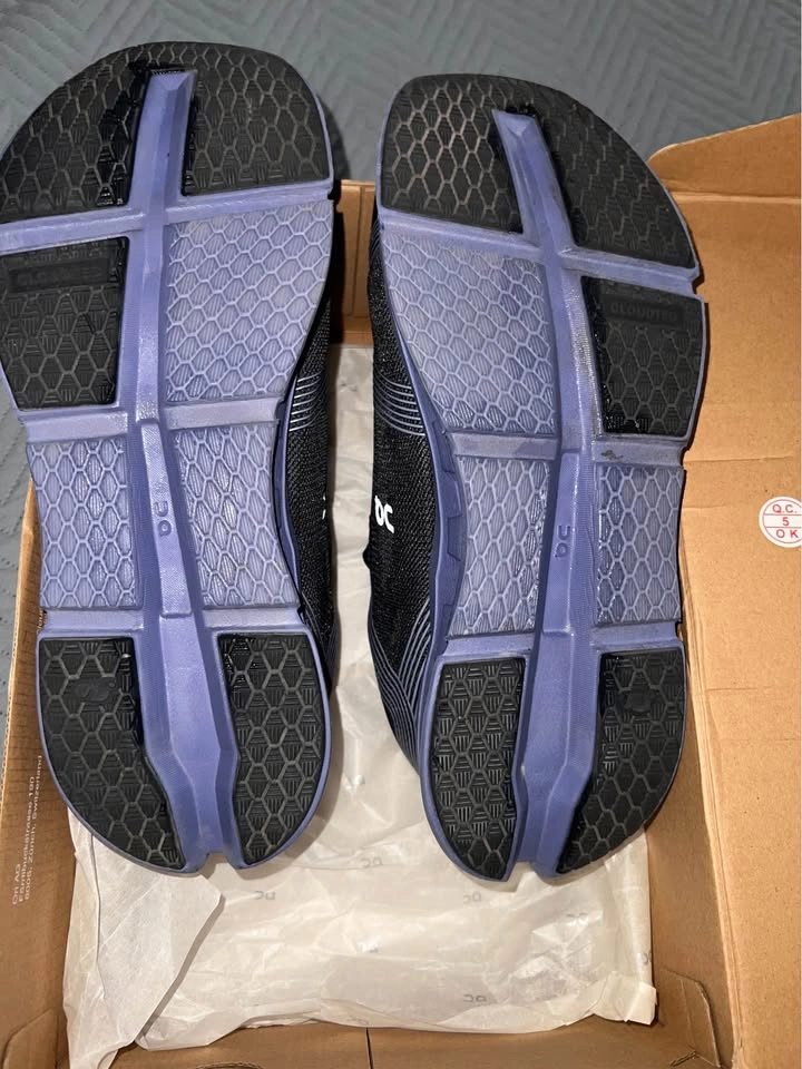On Cloud X4 Running Shoes Black/Purple MENS-size 13 - photo 3
