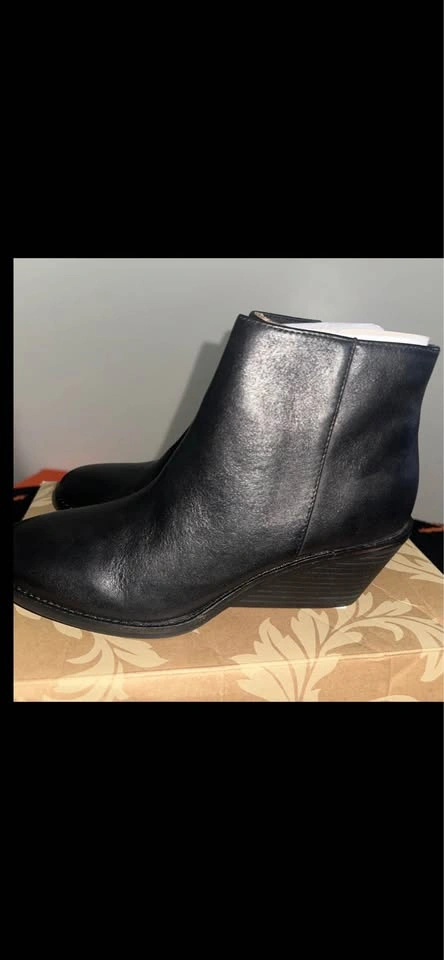 Sofft Nina Black Leather Wedge Ankle Boots Almond Toe 8.5M - photo 3