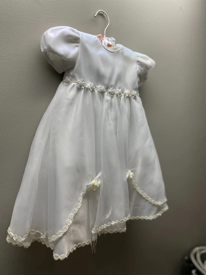 Beautiful Lace Baptism Dress - Girls - photo 2